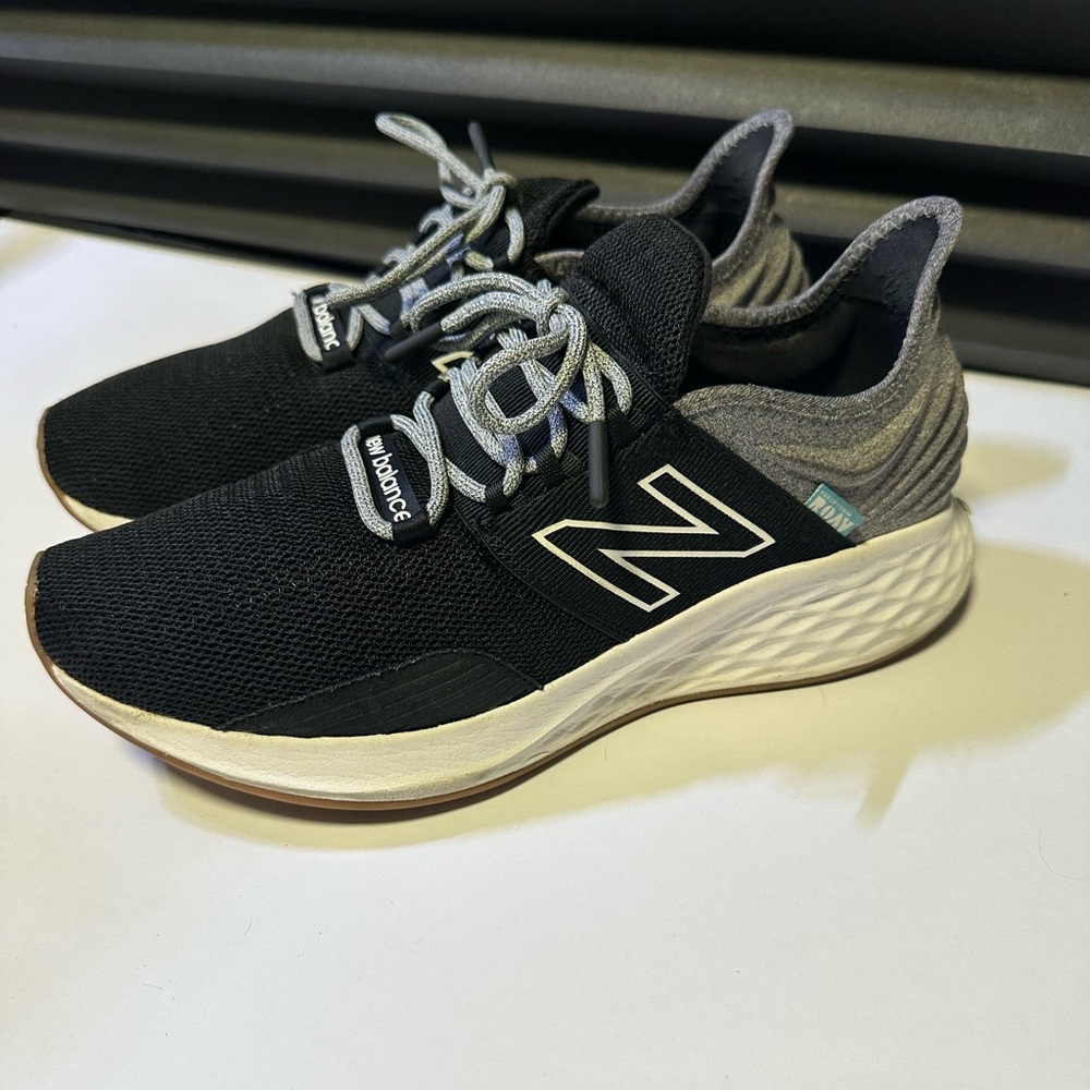 New Balance Fresh Foam Roav woman’s Black Running Shoes